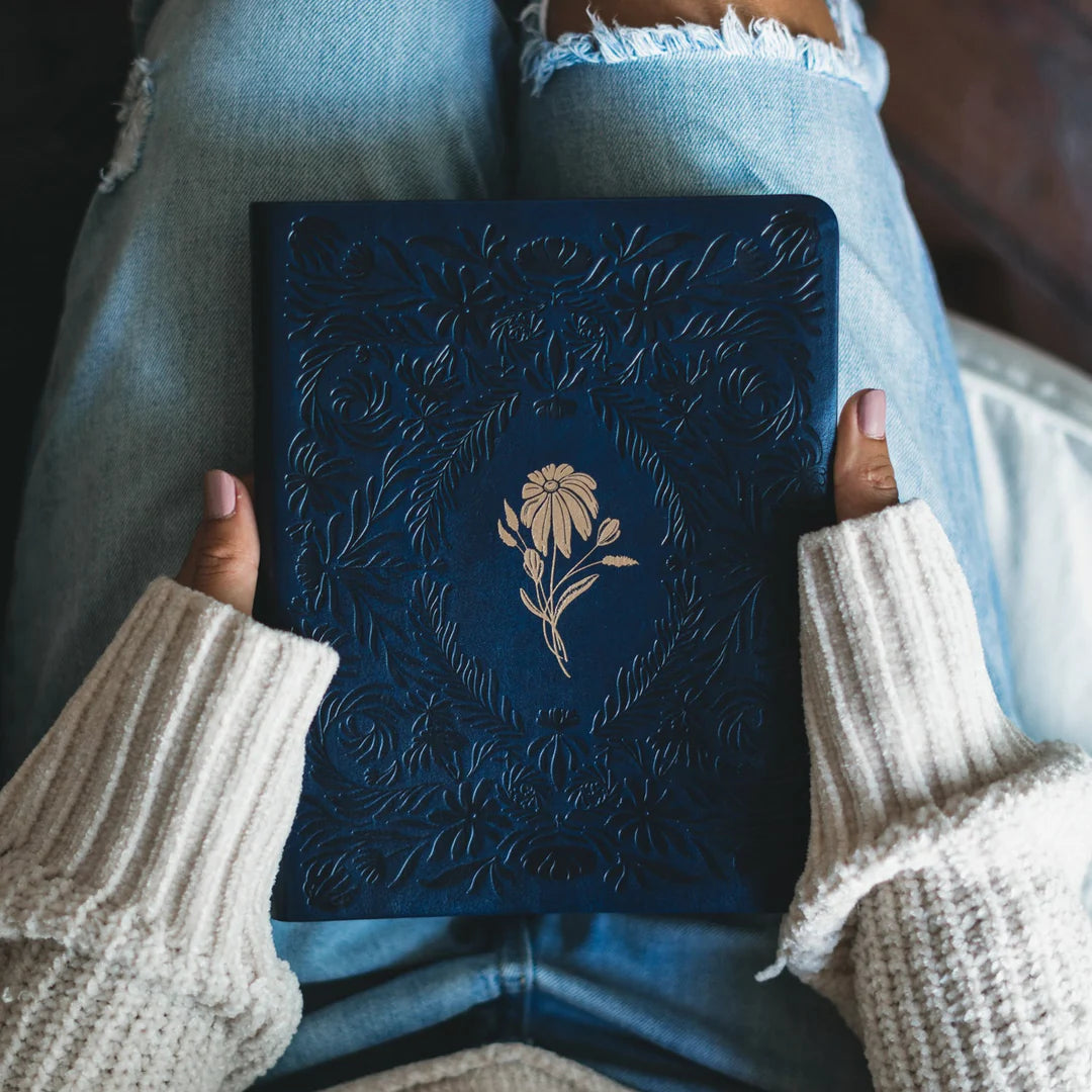 Versailles Theme NLT Notetaking Bible